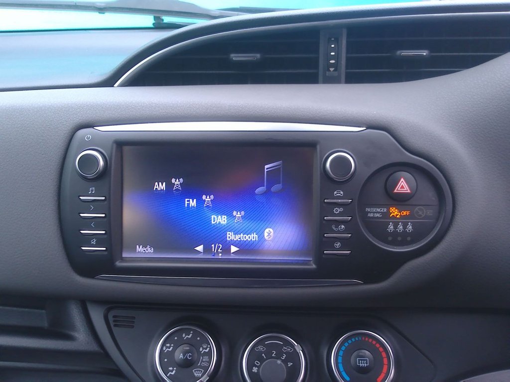 Used Toyota Yaris 2017 for sale - 76710960: Photo 16