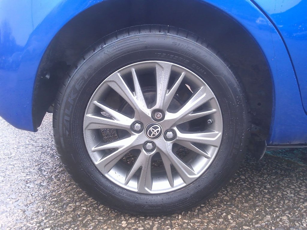 Used Toyota Yaris 2017 for sale - 76710960: Photo 9