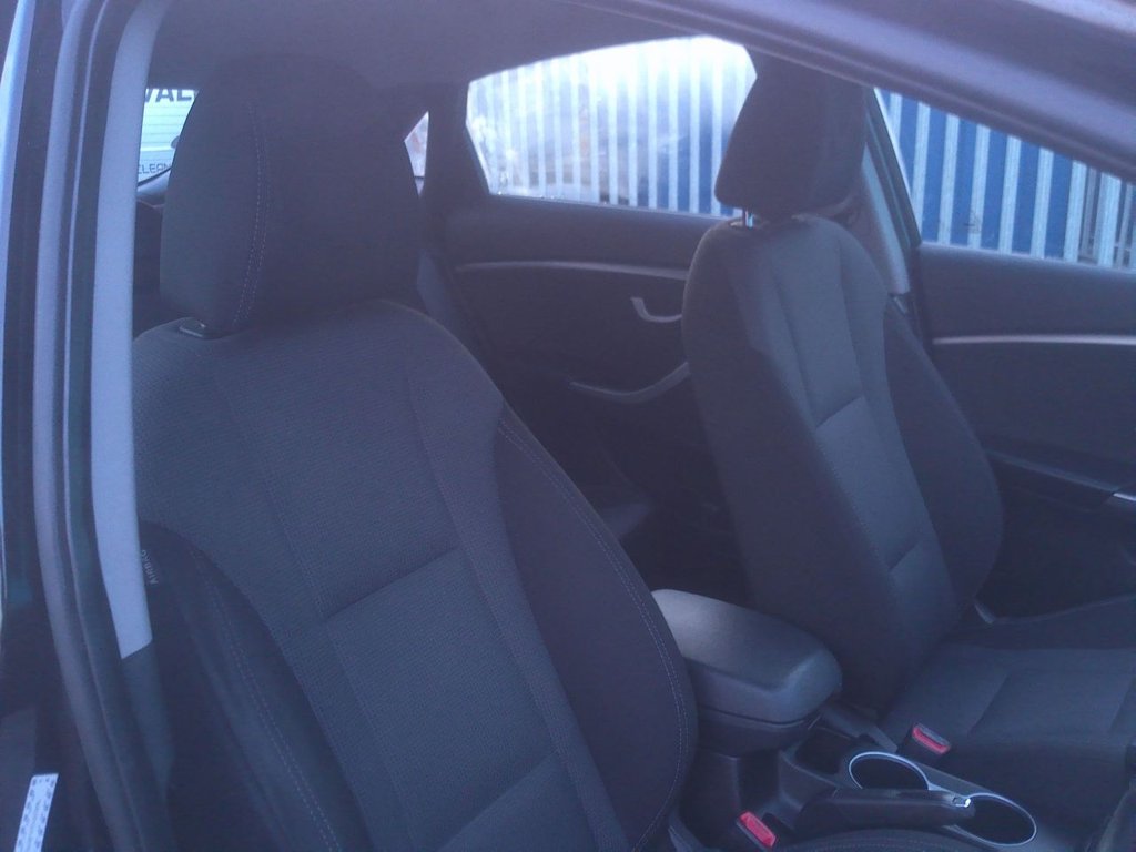 Used Hyundai i30 2015 for sale - 76900911: Photo 19