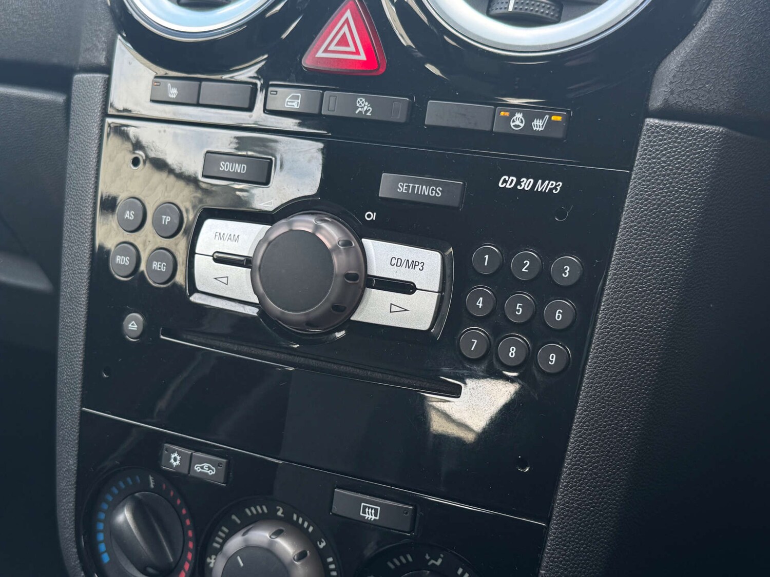 Used Vauxhall Corsa 2010 for sale - 77821619: Photo 27