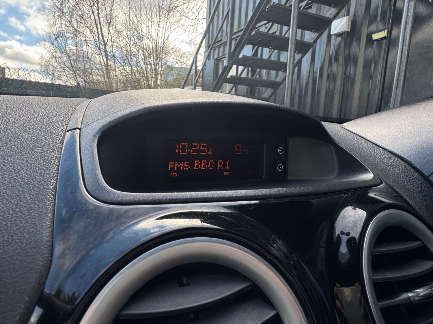 Used Vauxhall Corsa 2010 for sale - 77821619: Photo 50