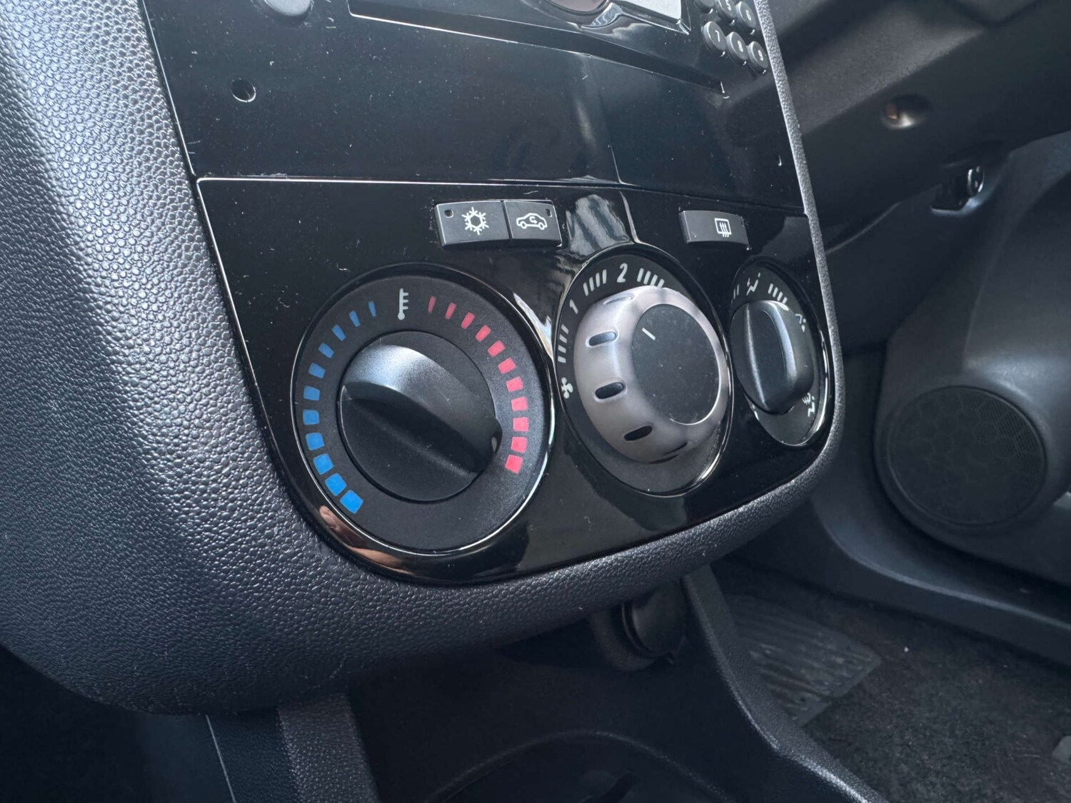 Used Vauxhall Corsa 2010 for sale - 77821619: Photo 52