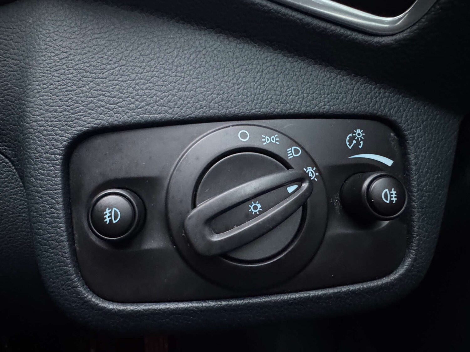 Used Ford C-Max 2014 for sale - 77591953: Photo 32