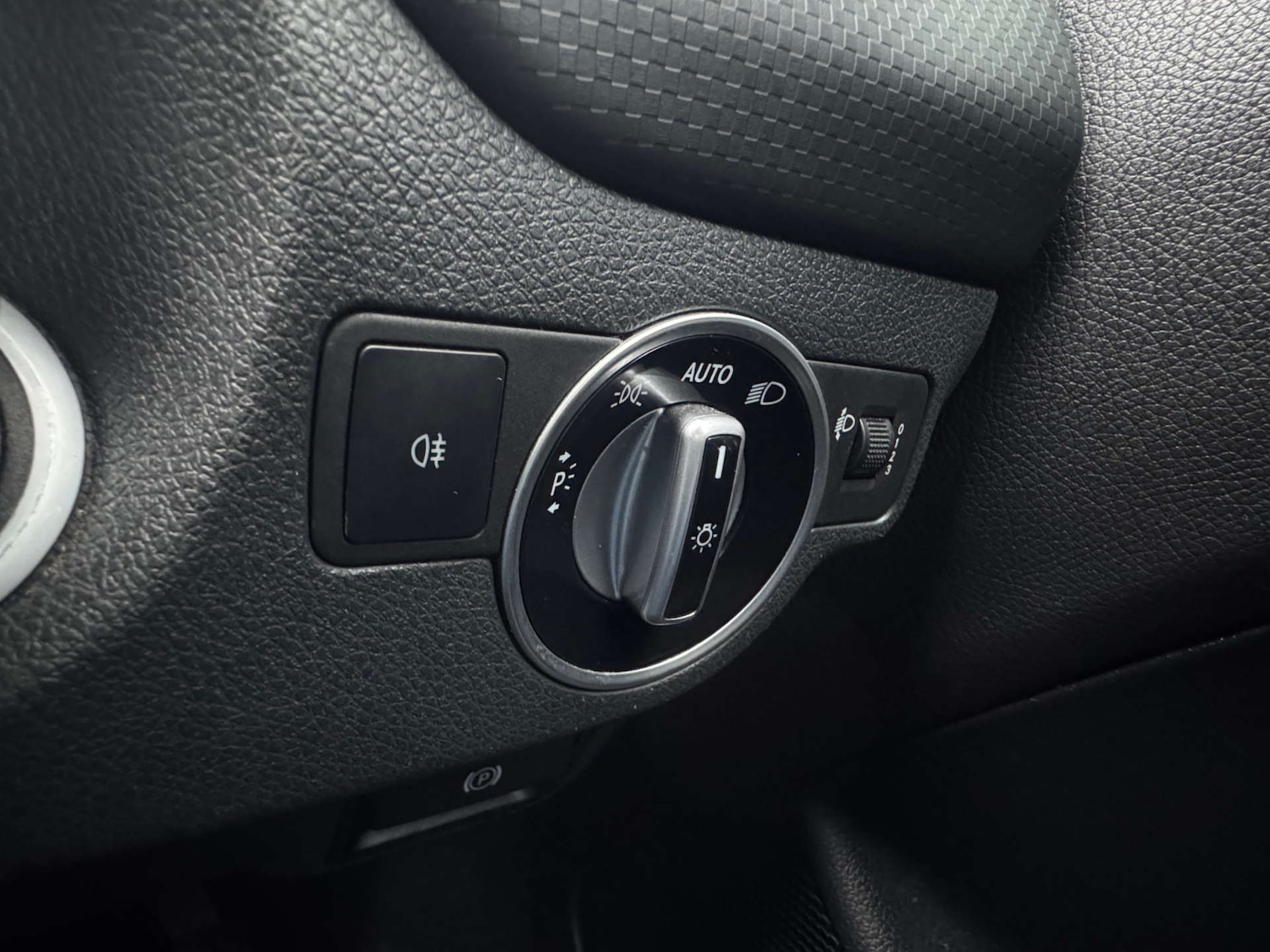 Used Mercedes-Benz A-Class 2015 for sale - 77380690: Photo 26