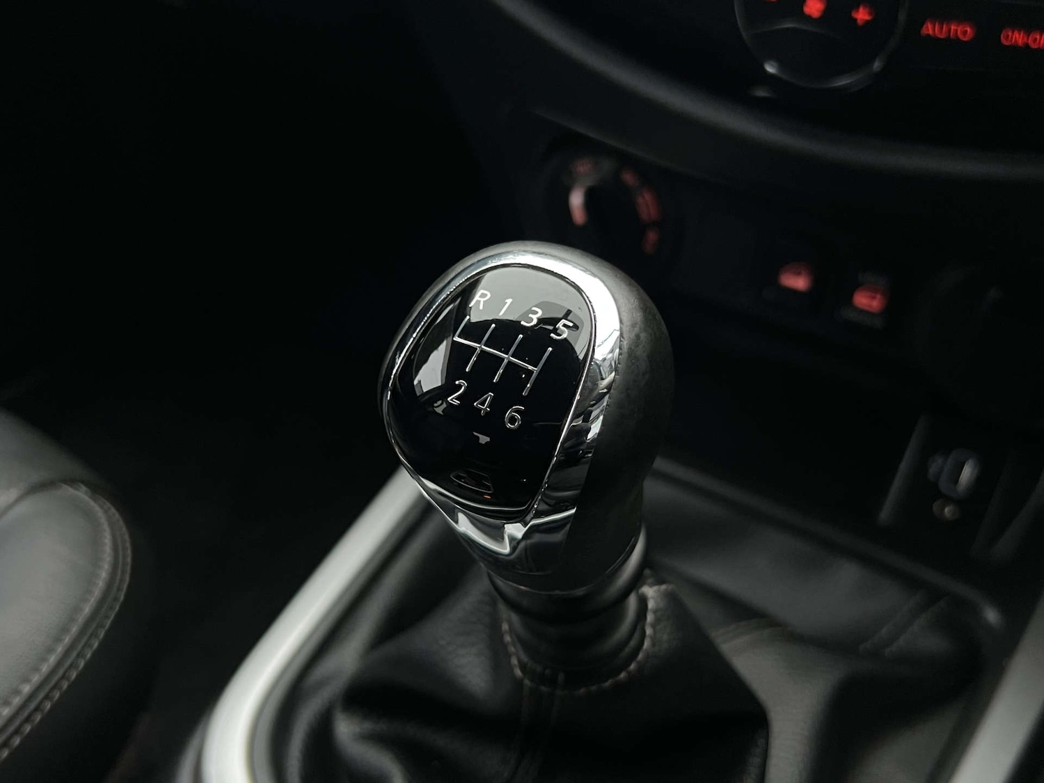 Used Nissan Navara 2019 for sale - 77152823: Photo 41