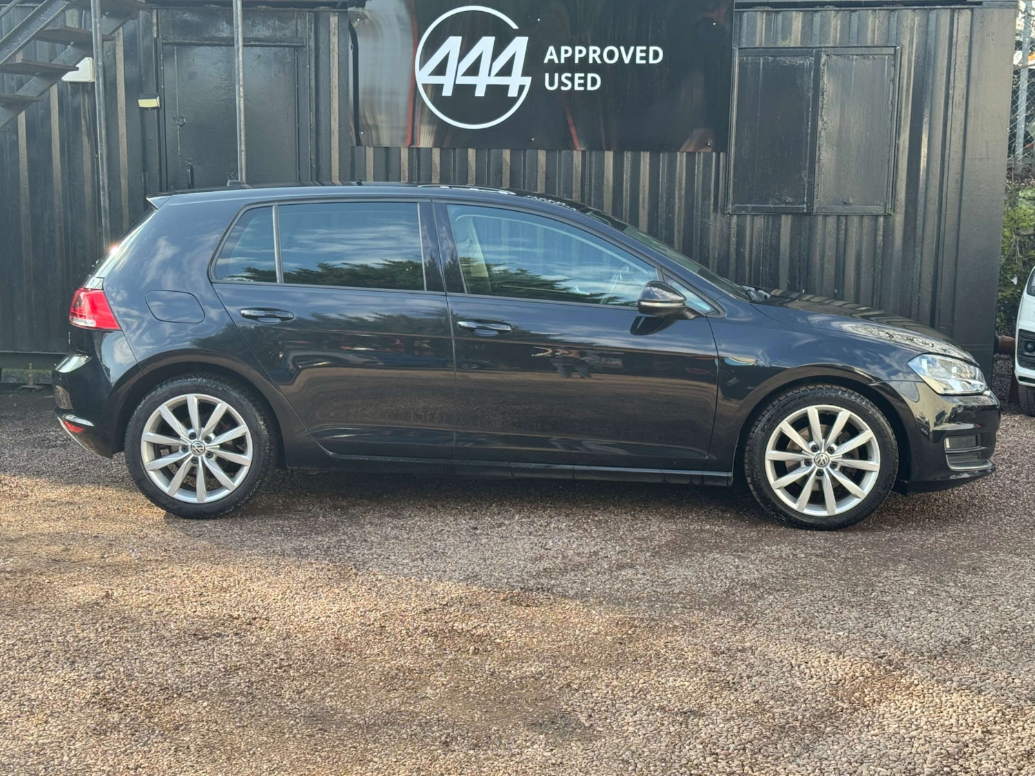 Used Volkswagen Golf 2015 for sale - 77762383: Photo 2