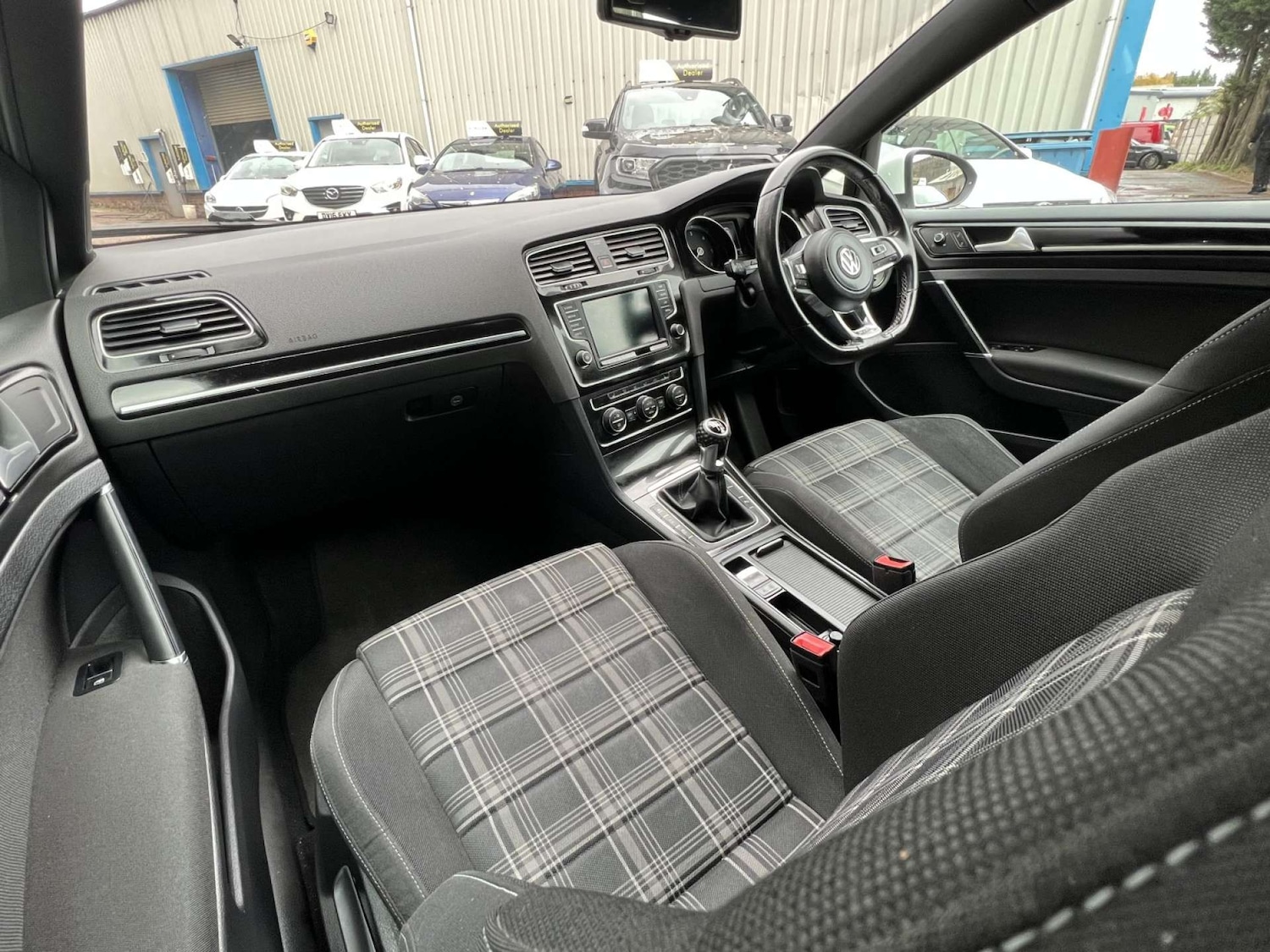 Used Volkswagen Golf 2015 for sale - 77610592: Photo 28