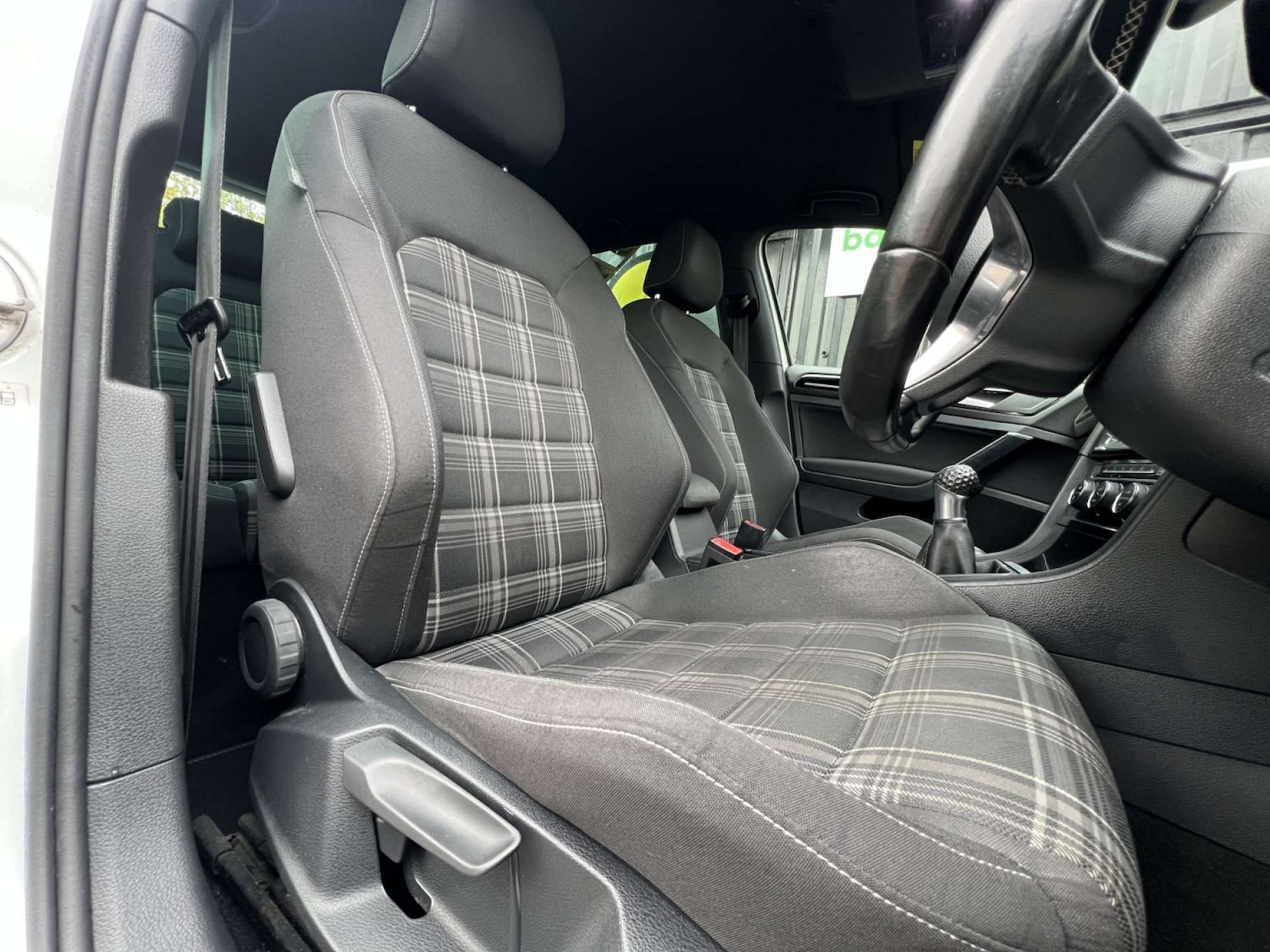 Used Volkswagen Golf 2015 for sale - 77610592: Photo 41