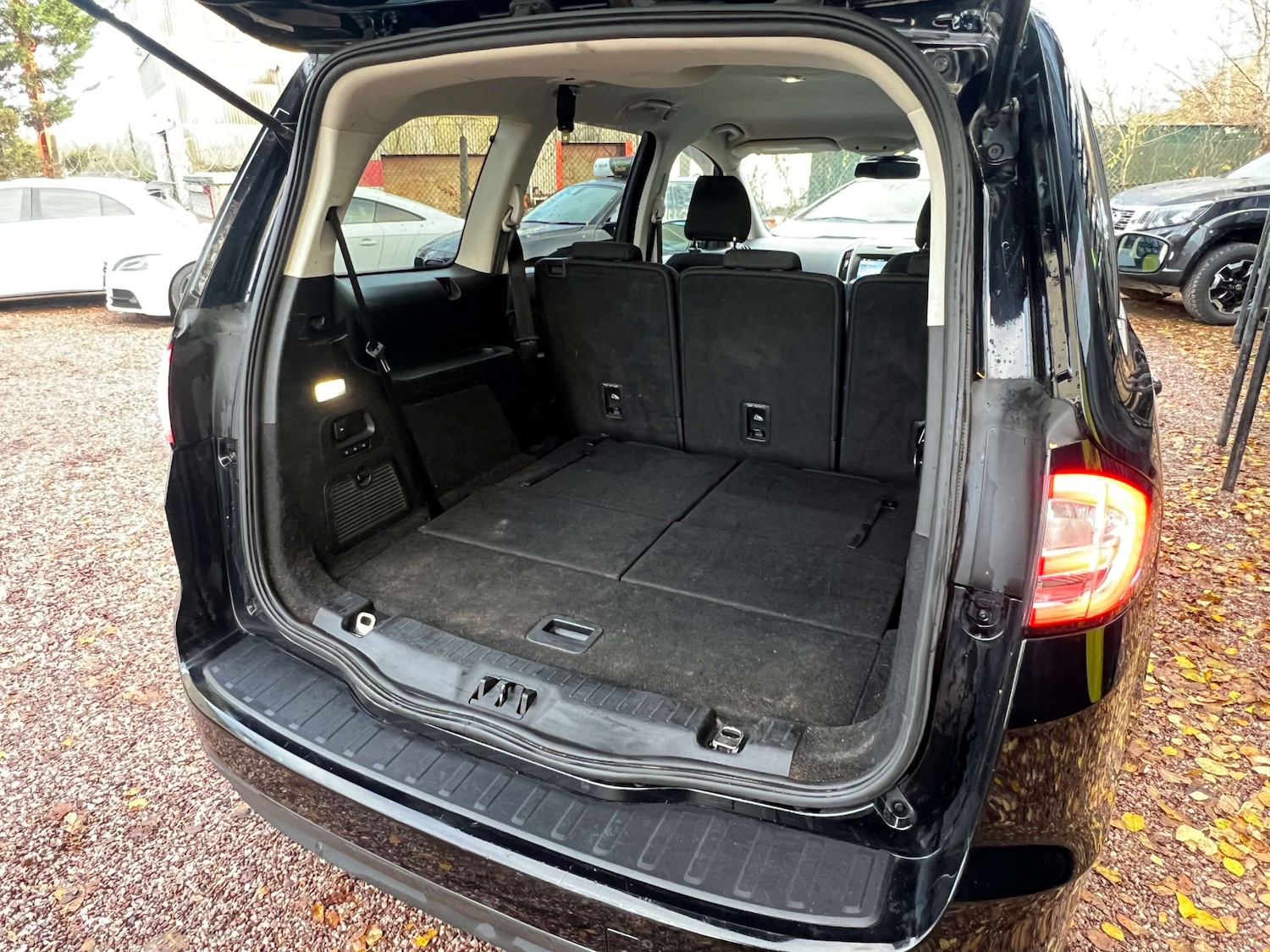 Used Ford Galaxy 2016 for sale - 77152822: Photo 46