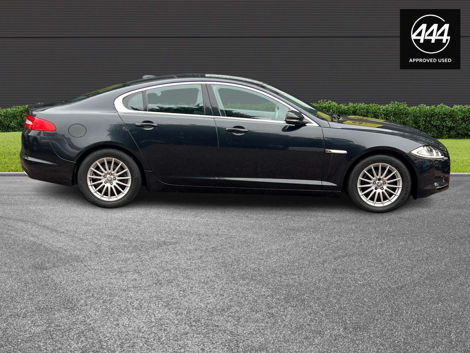 Used Jaguar XF 2012 for sale - 77152859: Photo 2