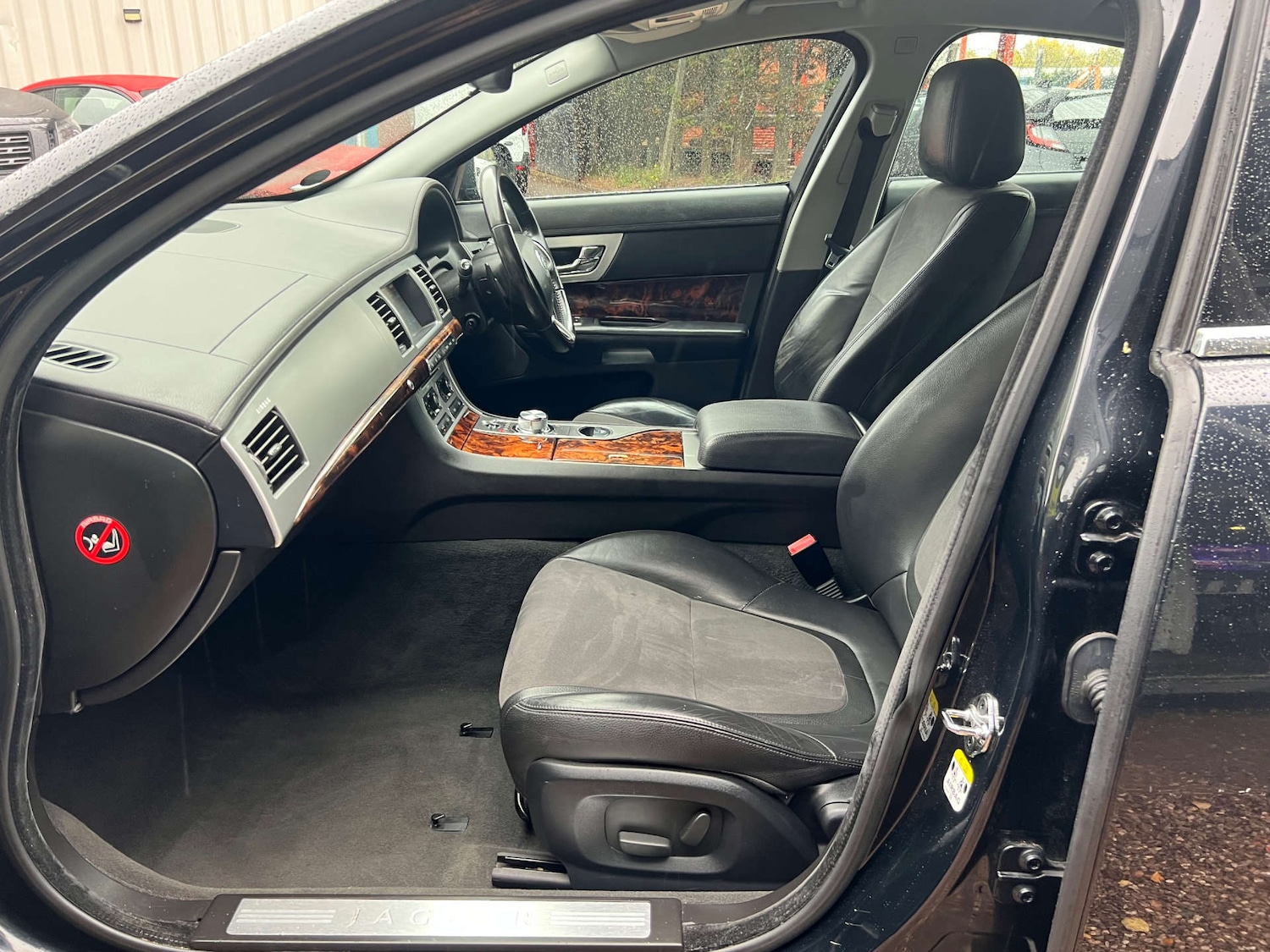 Used Jaguar XF 2012 for sale - 77152859: Photo 25