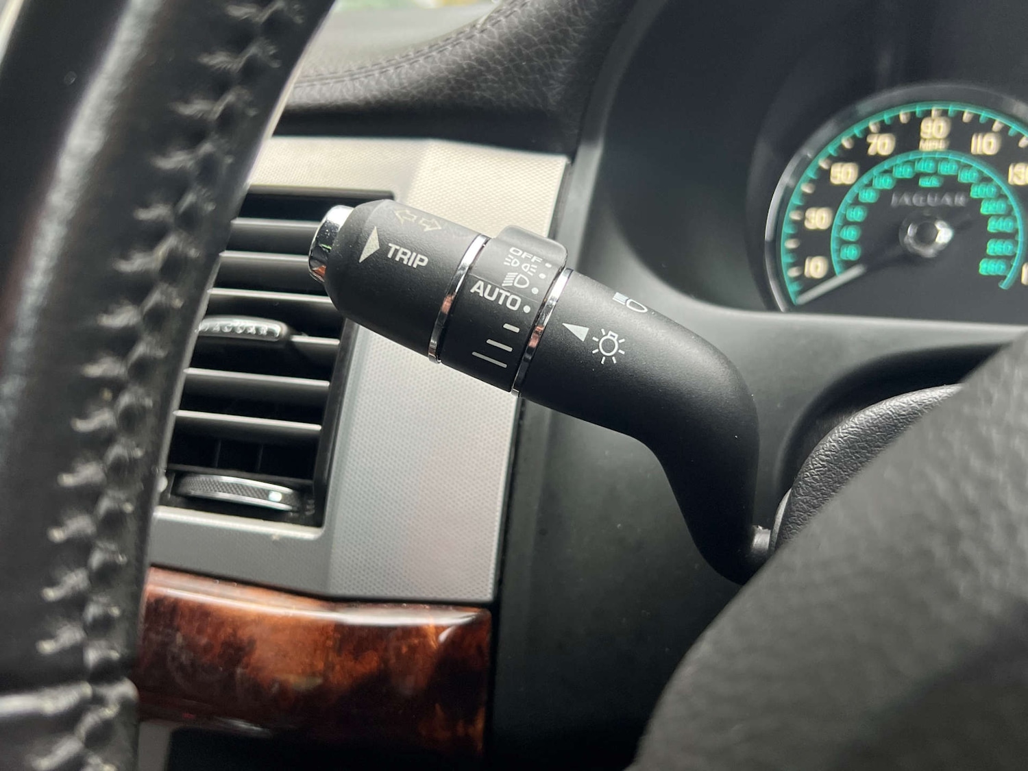 Used Jaguar XF 2012 for sale - 77152859: Photo 47