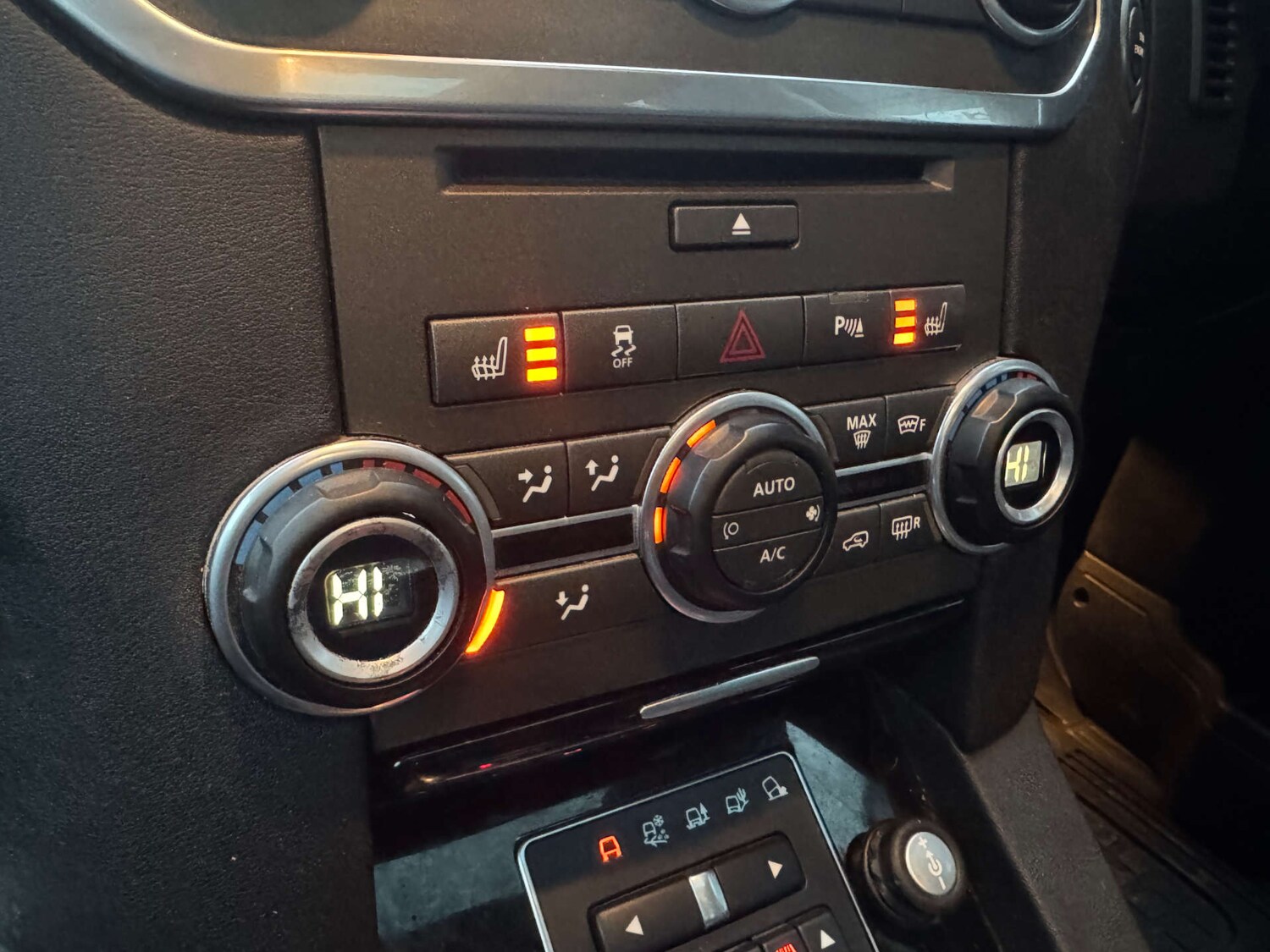 Used Land Rover Discovery 2016 for sale - 77152847: Photo 17