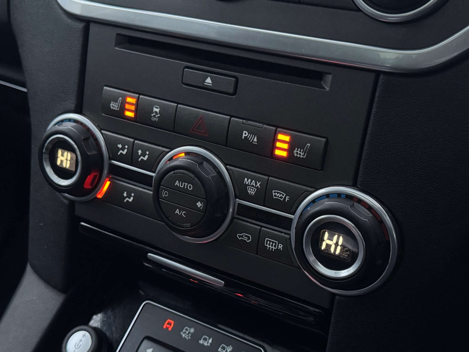 Used Land Rover Discovery 2016 for sale - 77152847: Photo 32