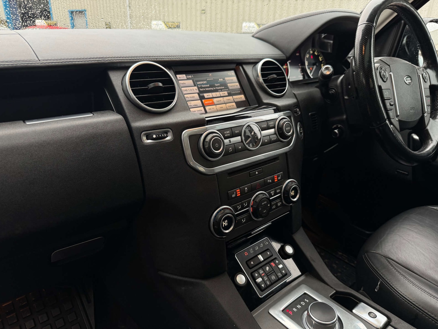 Used Land Rover Discovery 2015 for sale - 77152845: Photo 22