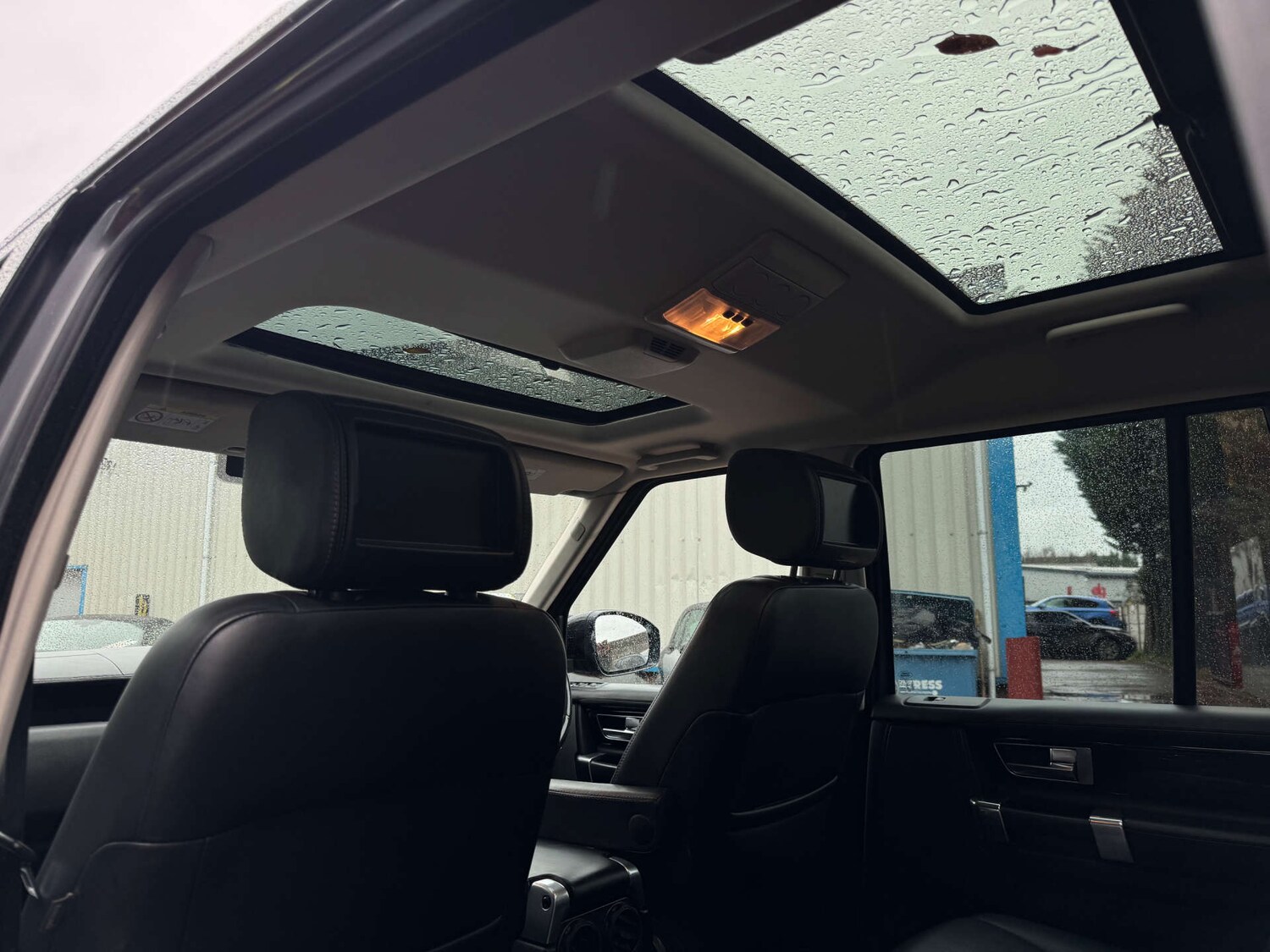 Used Land Rover Discovery 2015 for sale - 77152845: Photo 29