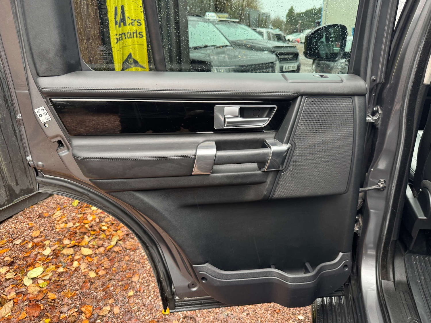 Used Land Rover Discovery 2015 for sale - 77152845: Photo 40