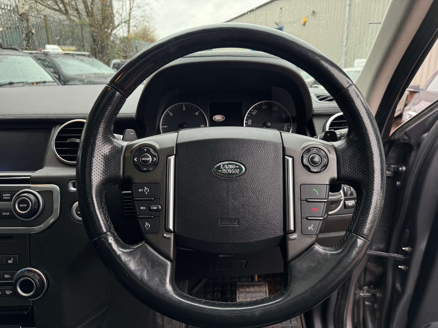 Used Land Rover Discovery 2015 for sale - 77152845: Photo 63