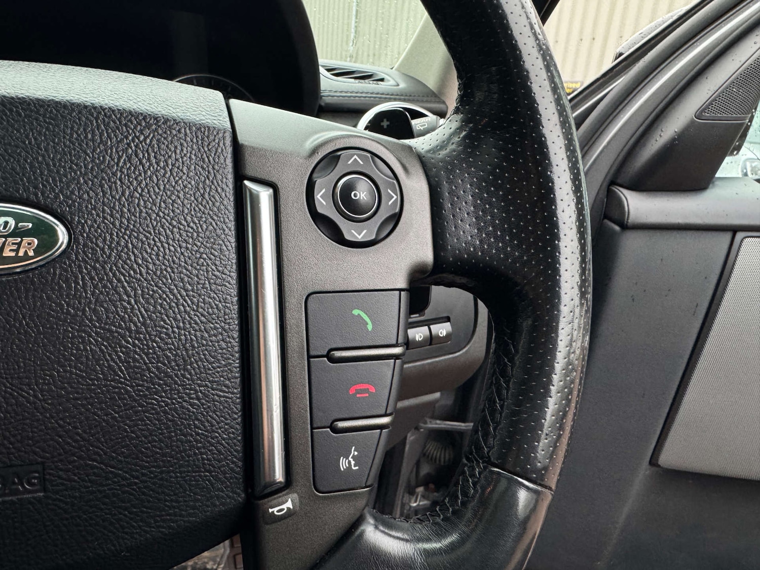 Used Land Rover Discovery 2015 for sale - 77152845: Photo 67