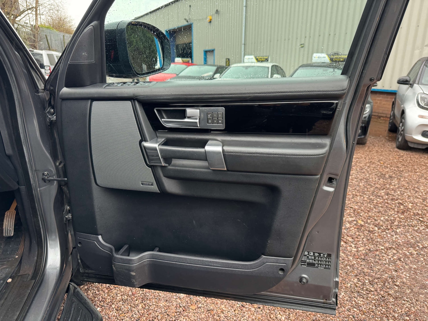 Used Land Rover Discovery 2015 for sale - 77152845: Photo 74