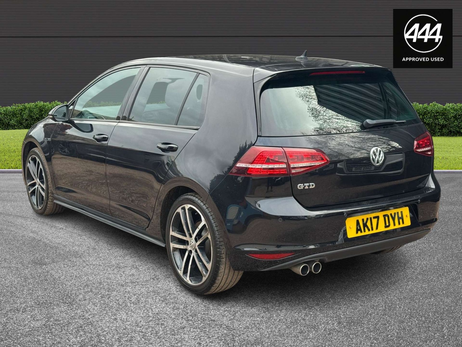 Used Volkswagen Golf 2017 for sale - 77523335: Photo 2