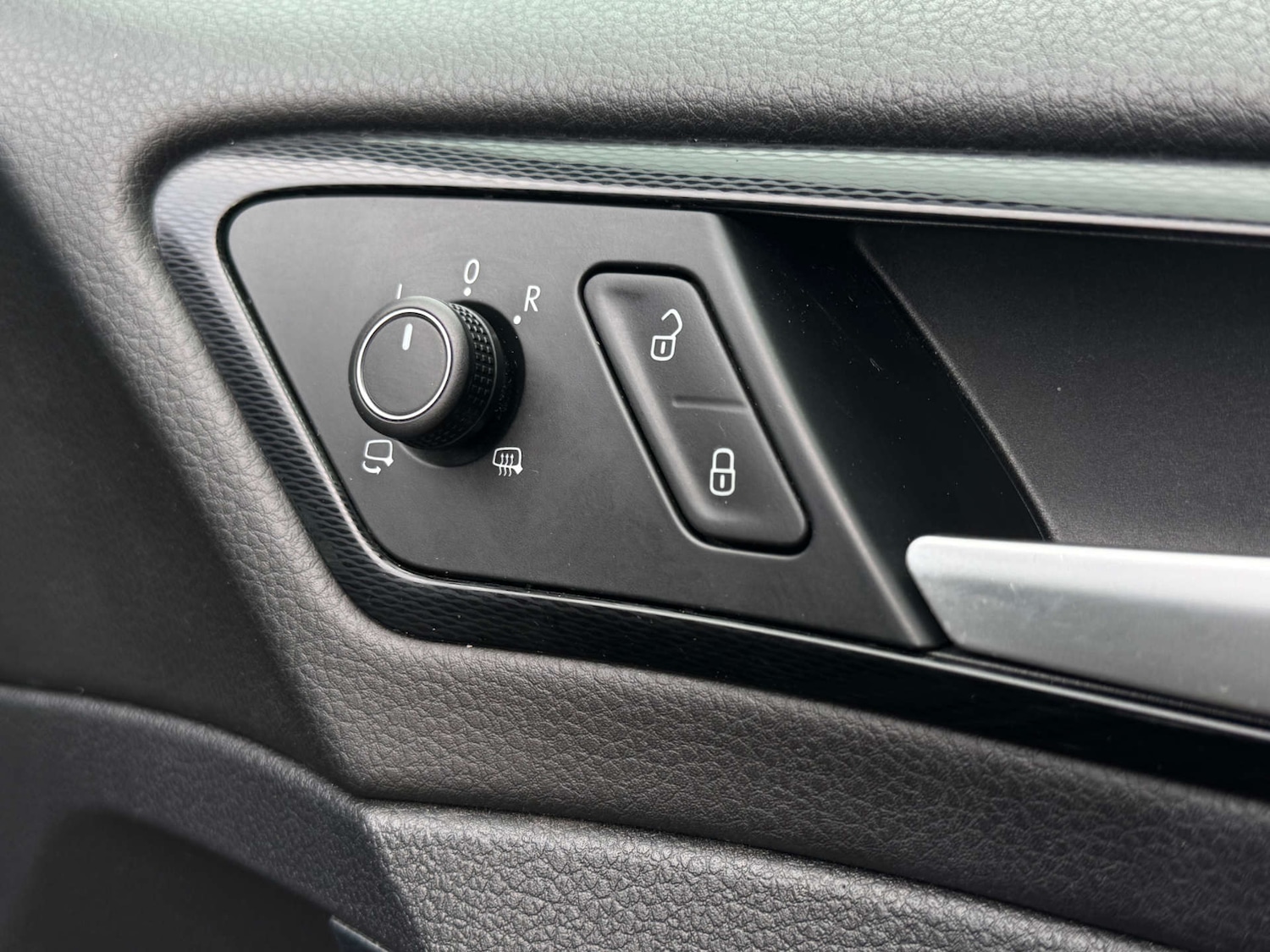 Used Volkswagen Golf 2017 for sale - 77523335: Photo 23