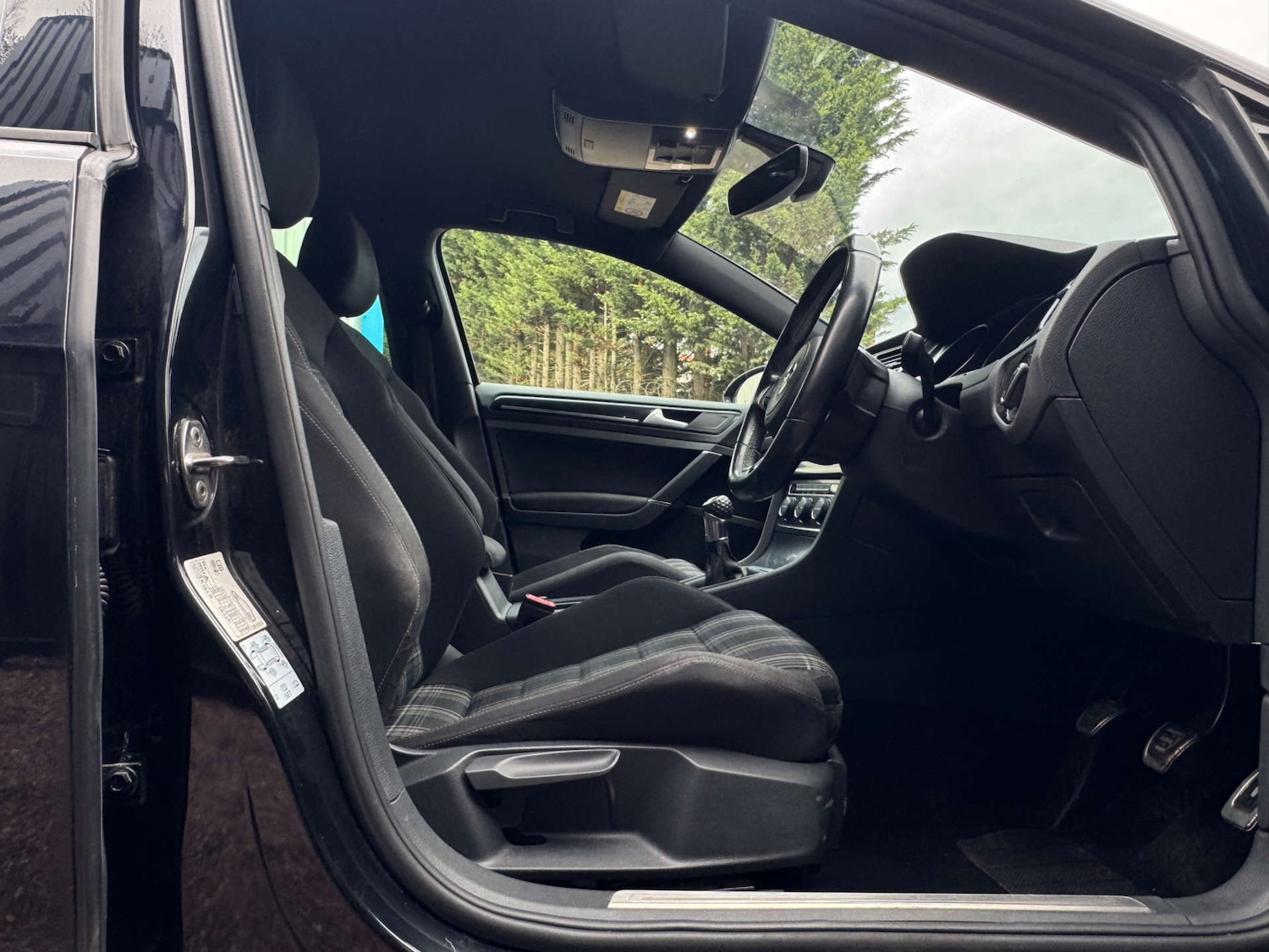 Used Volkswagen Golf 2017 for sale - 77523335: Photo 24