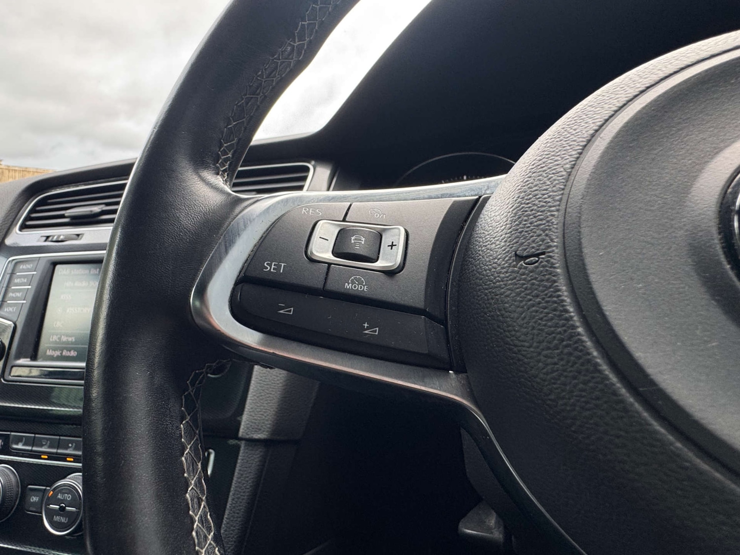 Used Volkswagen Golf 2017 for sale - 77523335: Photo 27