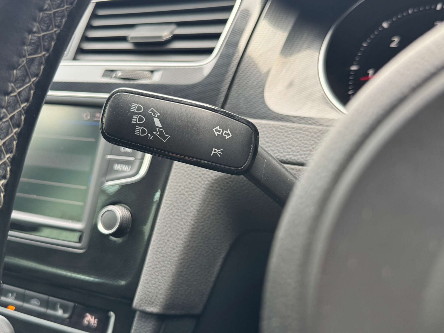 Used Volkswagen Golf 2017 for sale - 77523335: Photo 29