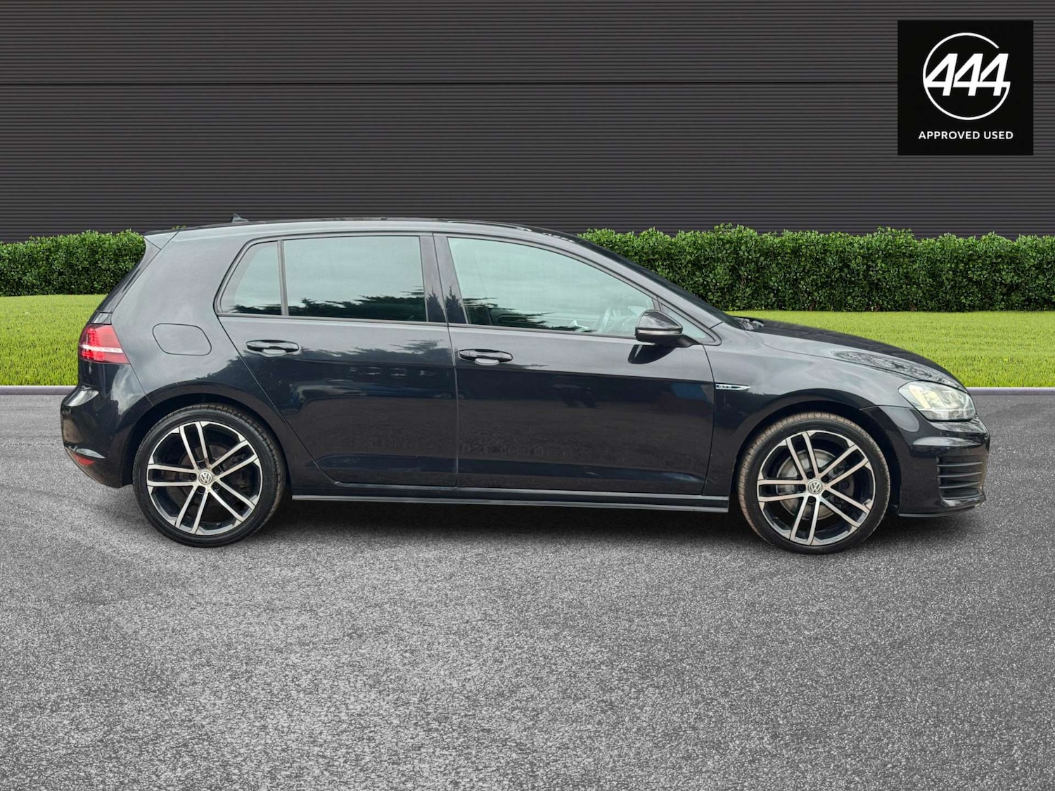 Used Volkswagen Golf 2017 for sale - 77523335: Photo 5