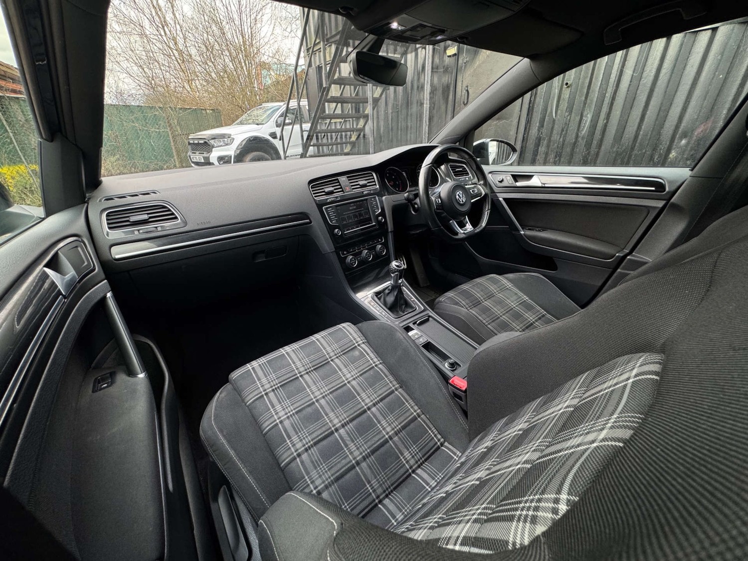 Used Volkswagen Golf 2017 for sale - 77523335: Photo 50