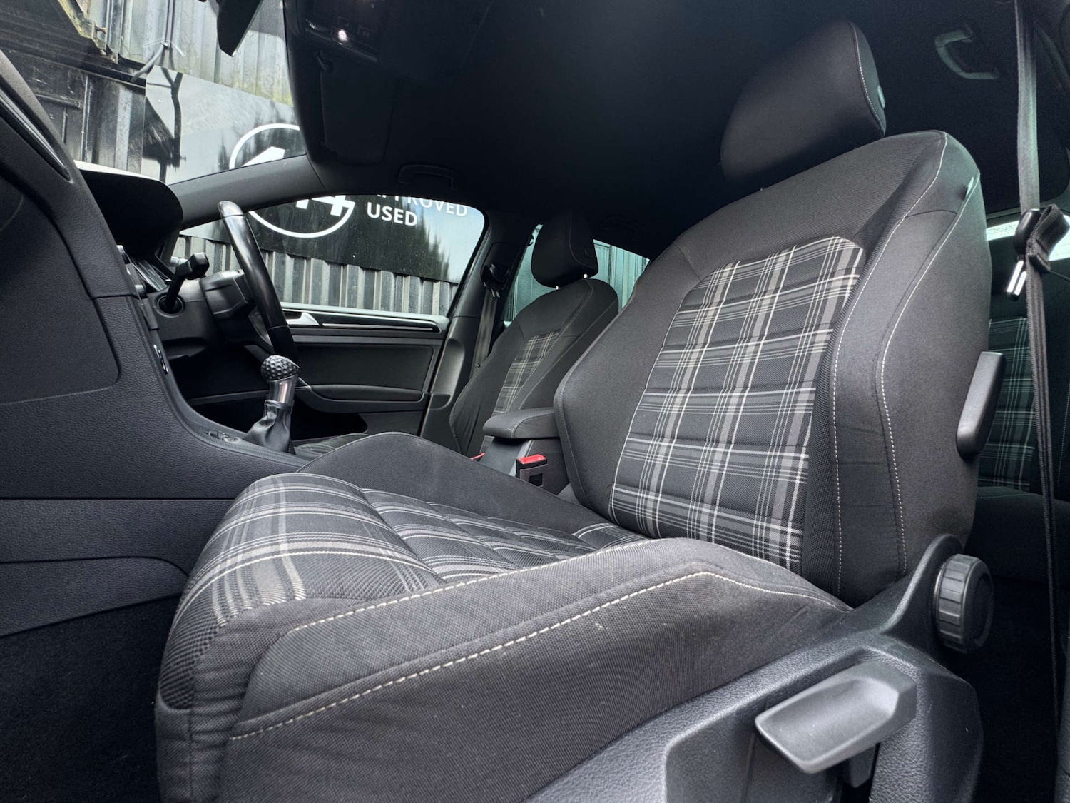 Used Volkswagen Golf 2017 for sale - 77523335: Photo 53