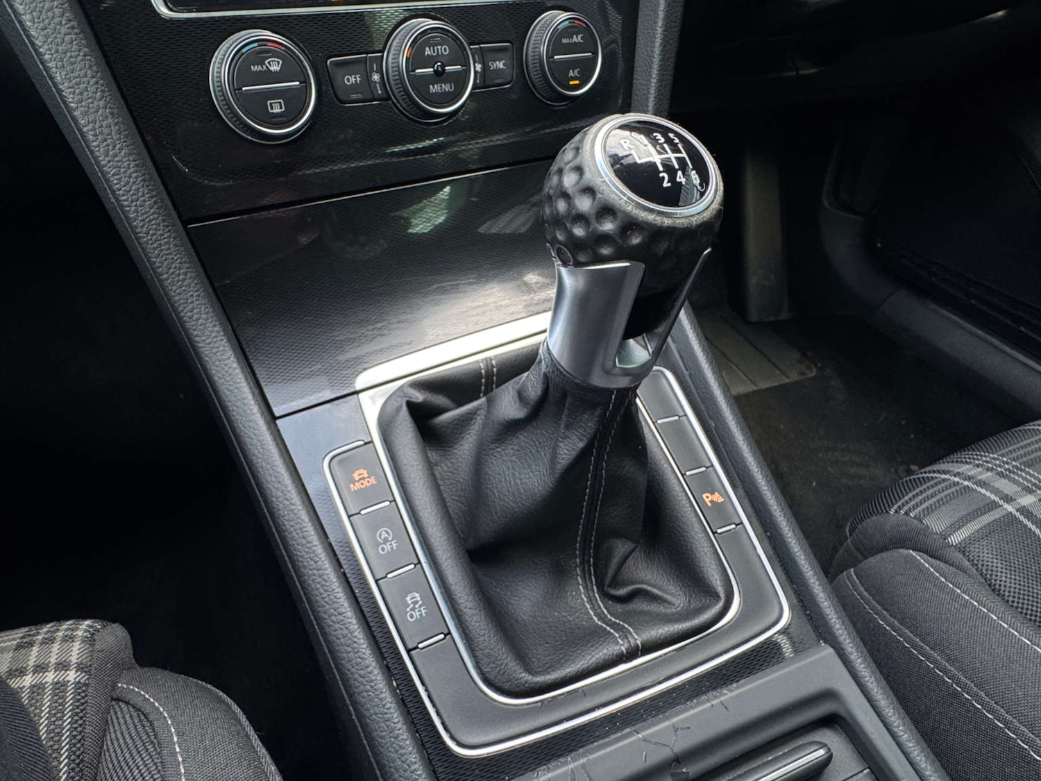 Used Volkswagen Golf 2017 for sale - 77523335: Photo 58