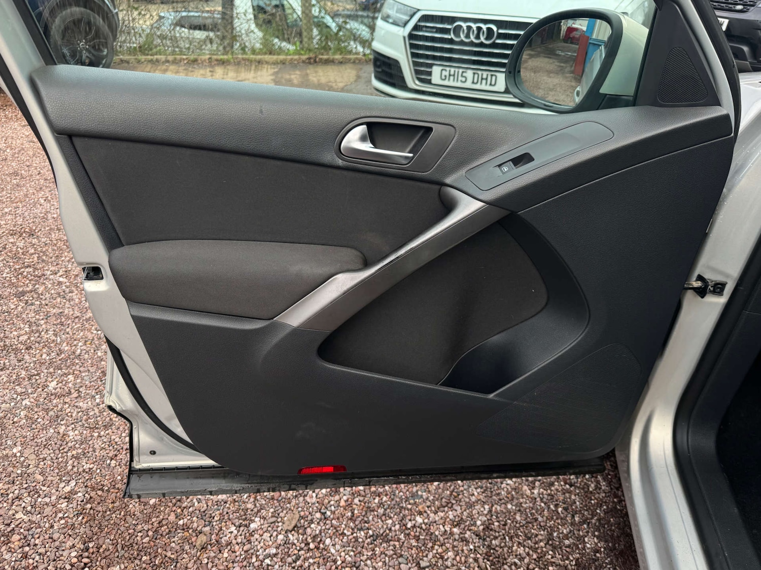 Used Volkswagen Tiguan 2009 for sale - 77272751: Photo 28