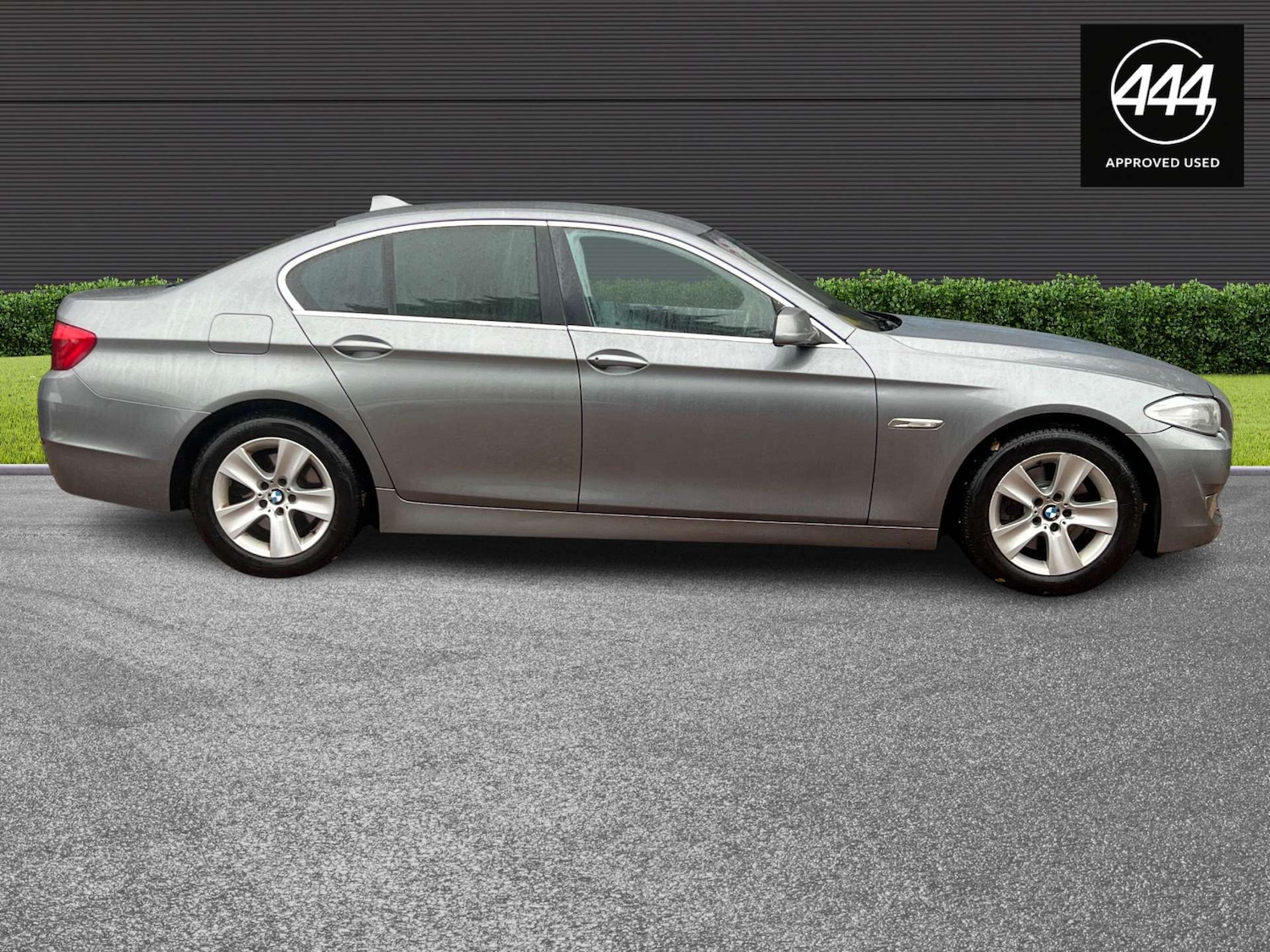 Used BMW 5 Series 2012 for sale - 77152856: Photo 2
