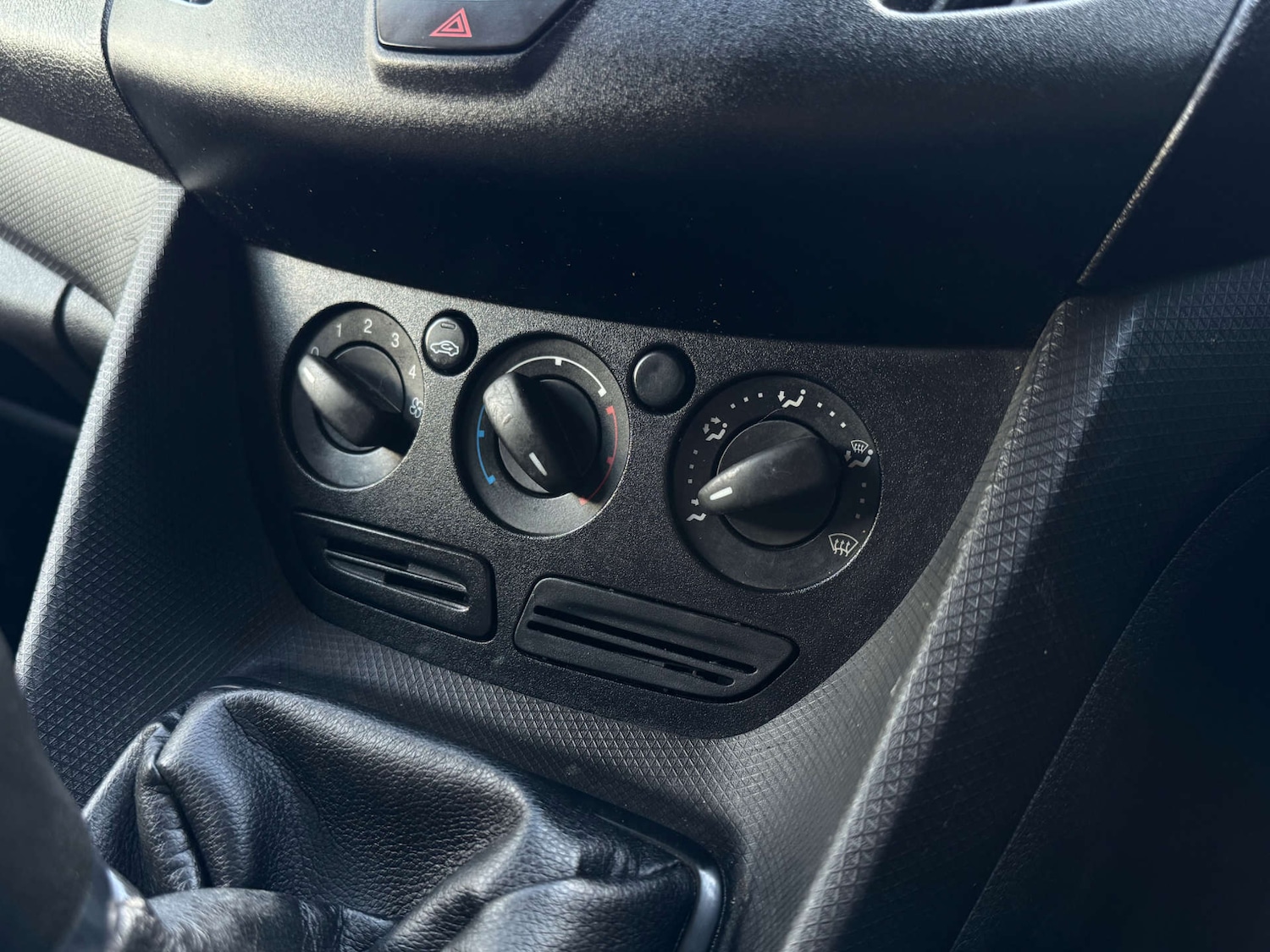 Used Ford Transit Connect 2017 for sale - 78108337: Photo 26