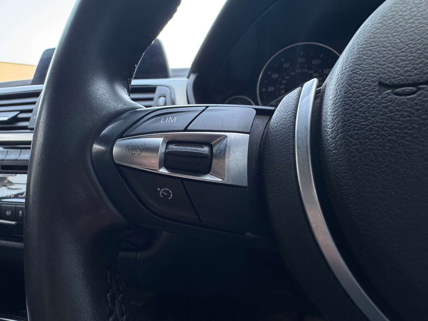 Used BMW 3 Series 2018 for sale - 77790761: Photo 62