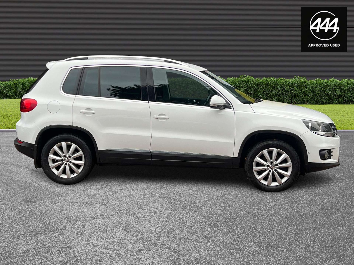 Used Volkswagen Tiguan 2015 for sale - 77148697: Photo 2