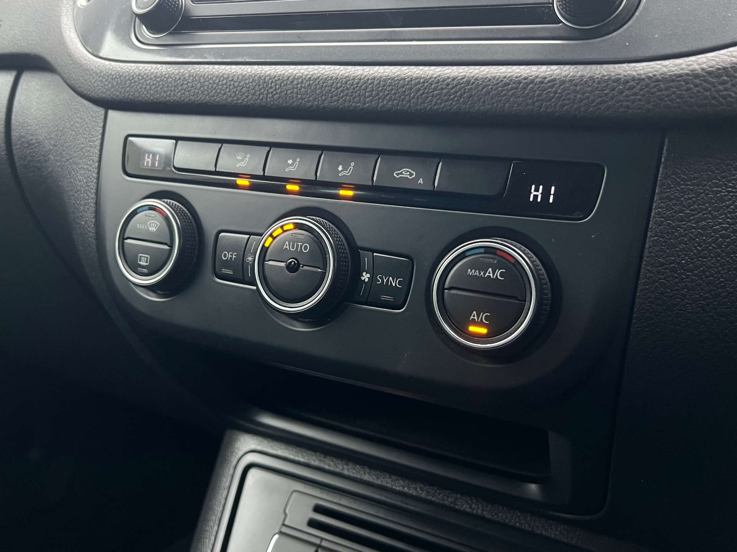 Used Volkswagen Tiguan 2015 for sale - 77148697: Photo 31