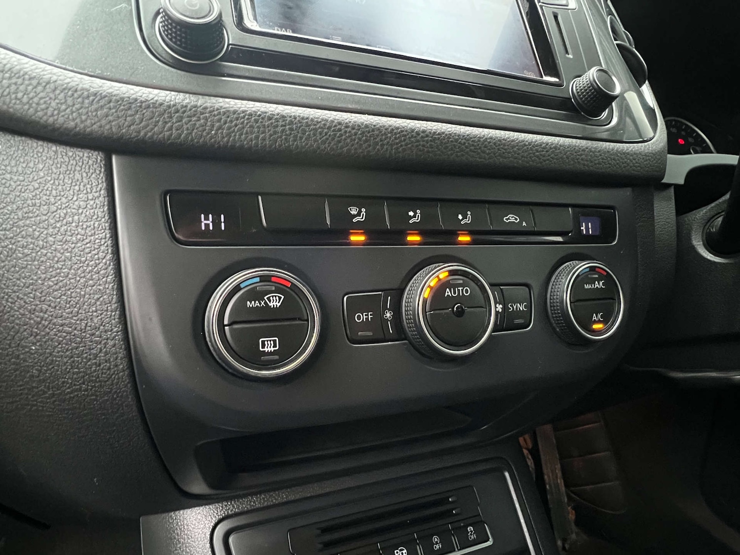 Used Volkswagen Tiguan 2015 for sale - 77148697: Photo 50