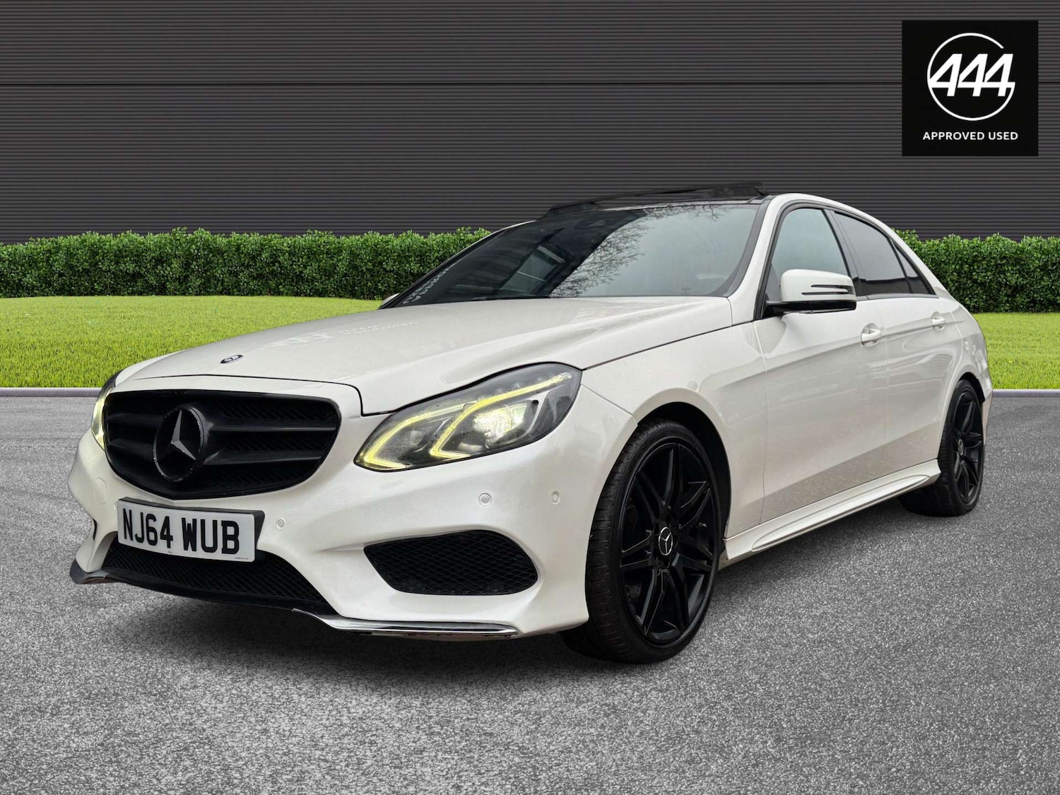 Used Mercedes-Benz E Class 2014 for sale - 77383389: Photo 2