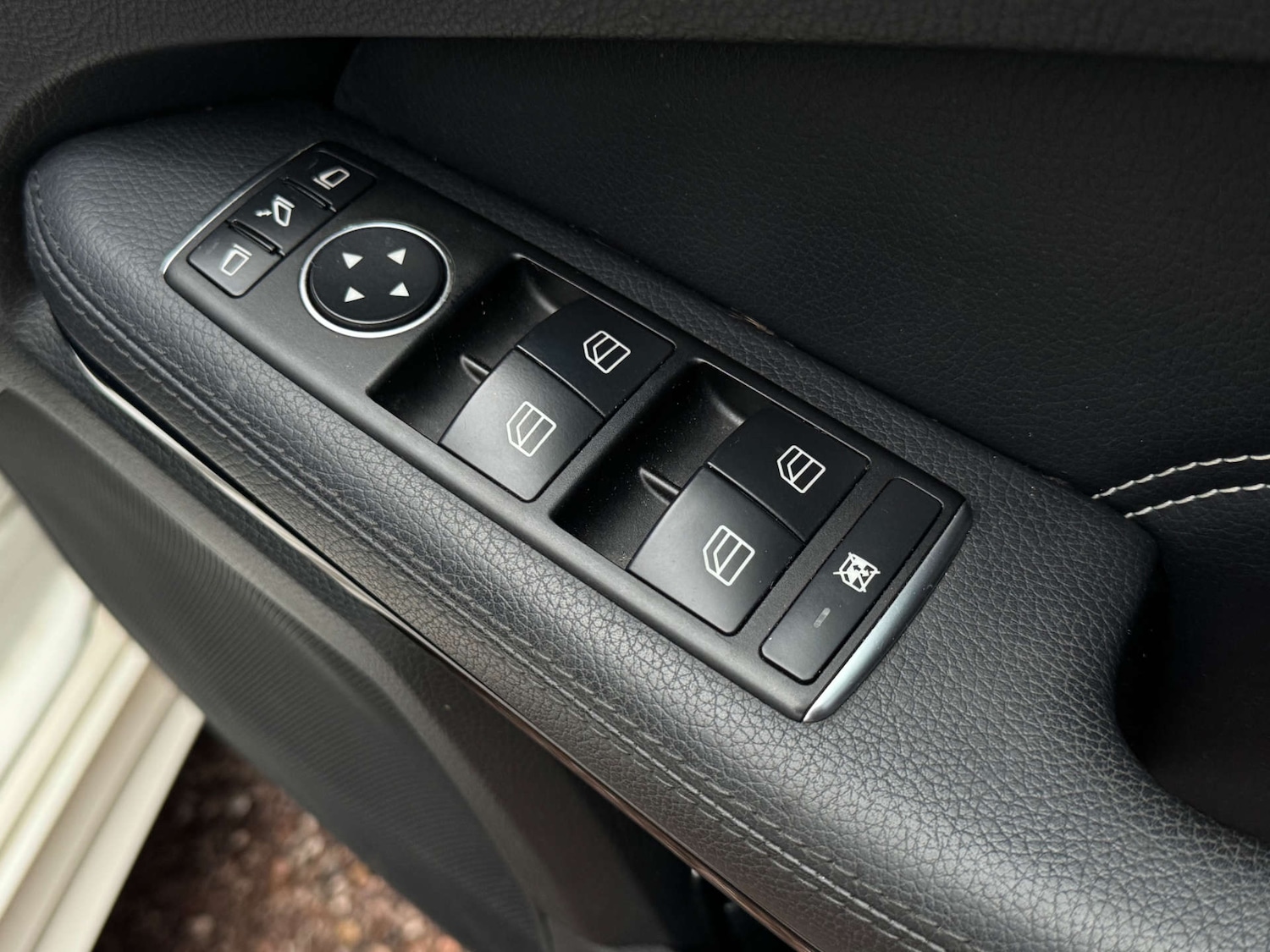 Used Mercedes-Benz E Class 2014 for sale - 77383389: Photo 21