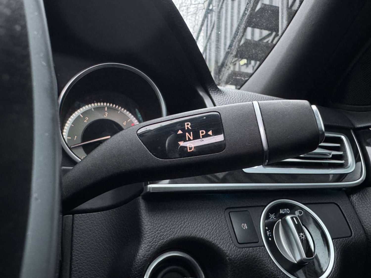 Used Mercedes-Benz E Class 2014 for sale - 77383389: Photo 25