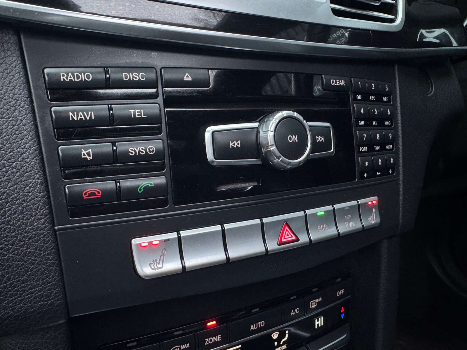 Used Mercedes-Benz E Class 2014 for sale - 77383389: Photo 31