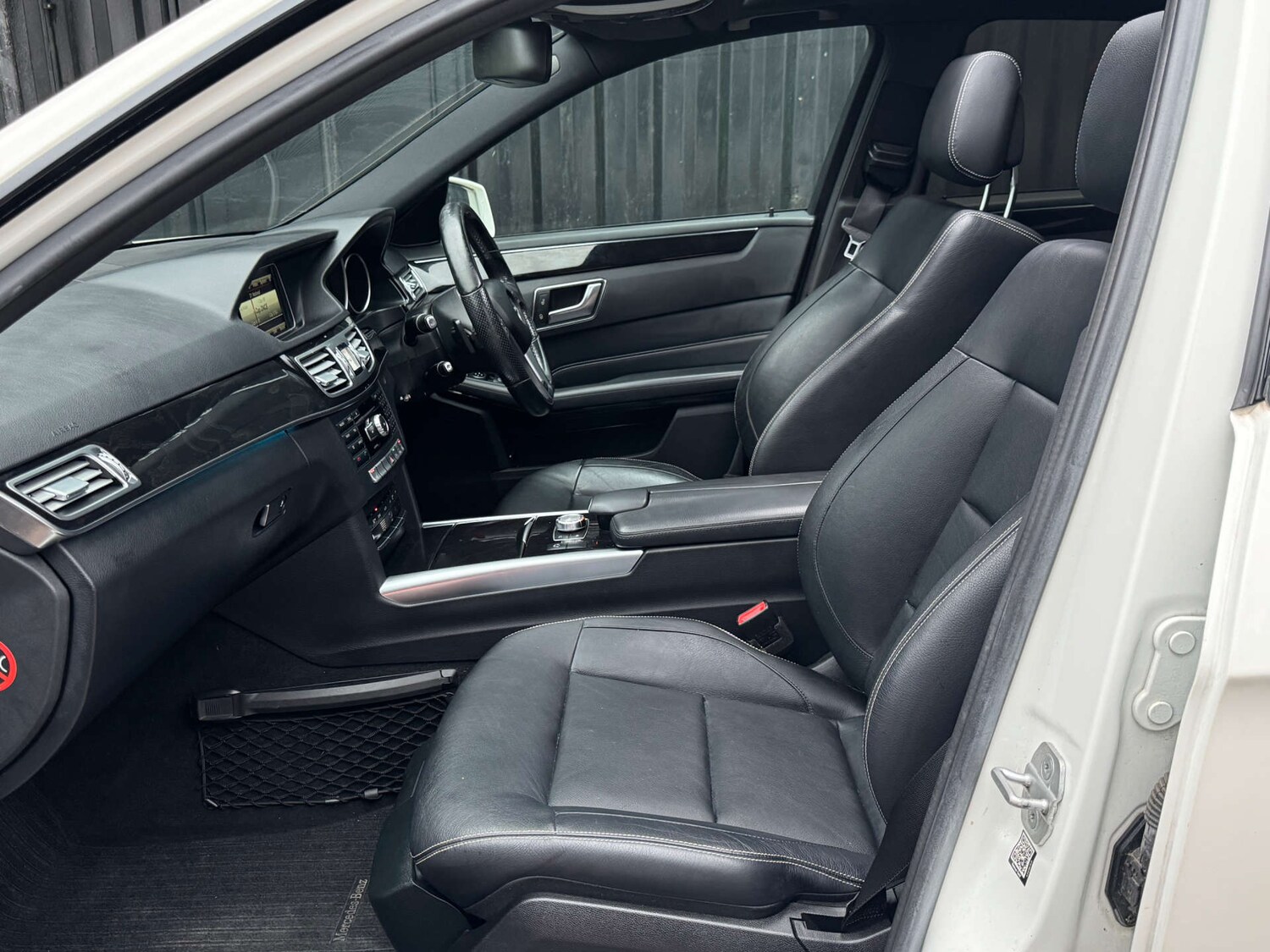 Used Mercedes-Benz E Class 2014 for sale - 77383389: Photo 54