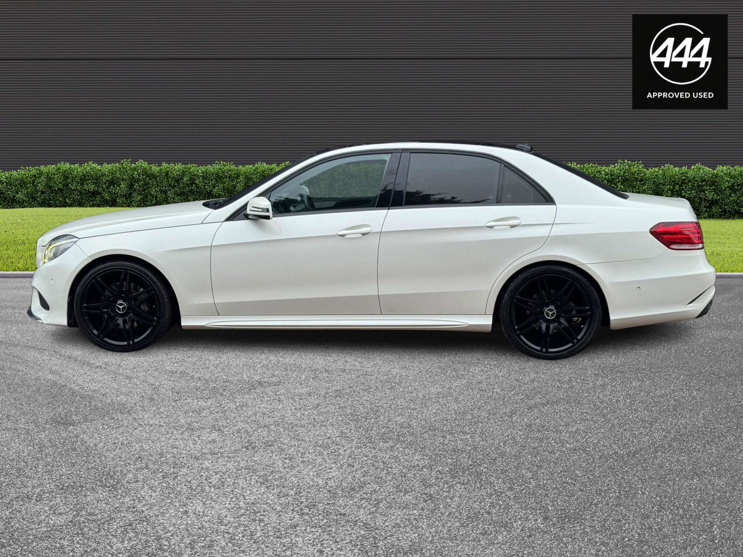 Used Mercedes-Benz E Class 2014 for sale - 77383389: Photo 9