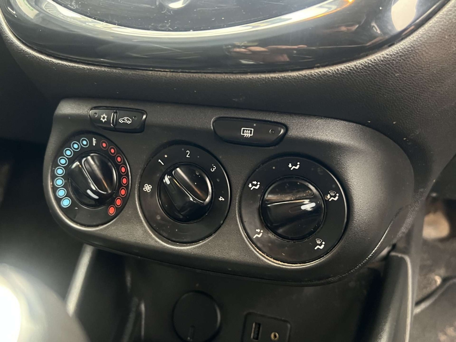 Used Vauxhall Corsa 2015 for sale - 77148659: Photo 37