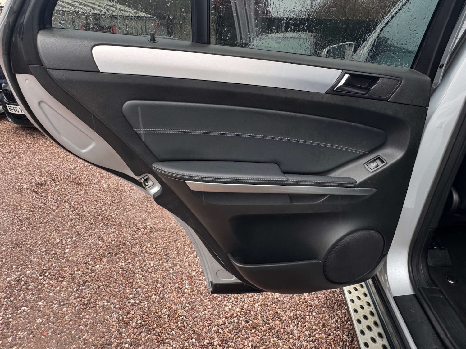 Used Mercedes-Benz M Class 2011 for sale - 77618895: Photo 39