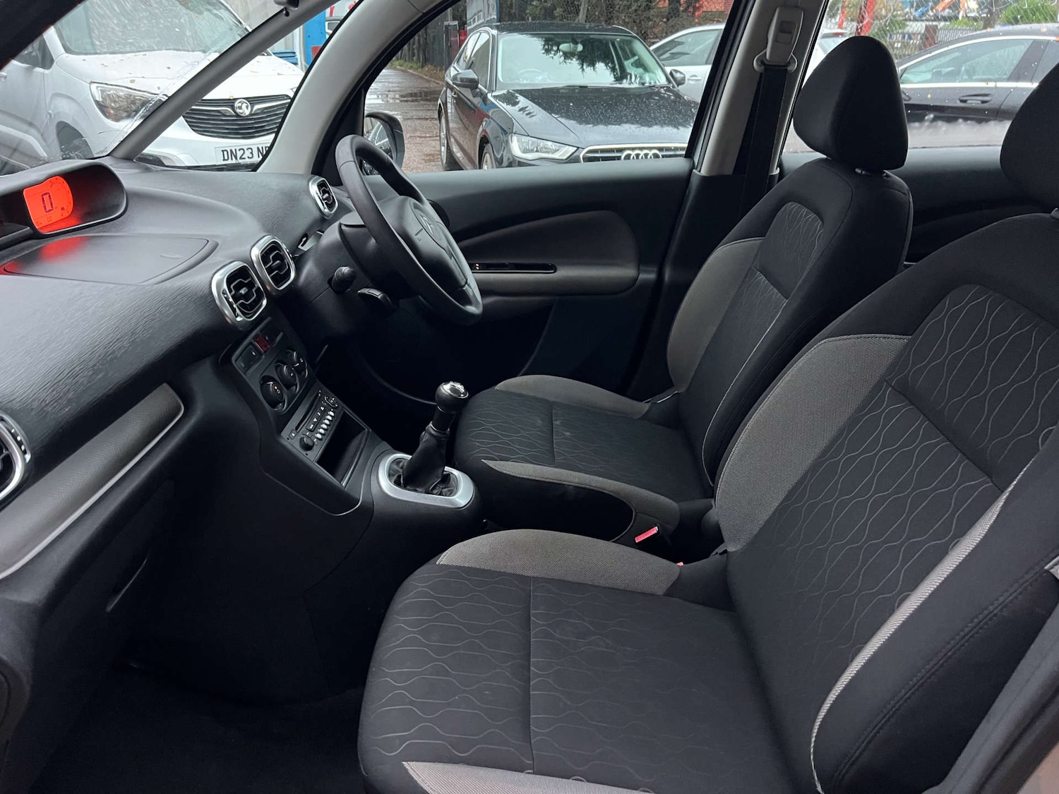 Used Citroen C3 Picasso 2014 for sale - 77138691: Photo 18