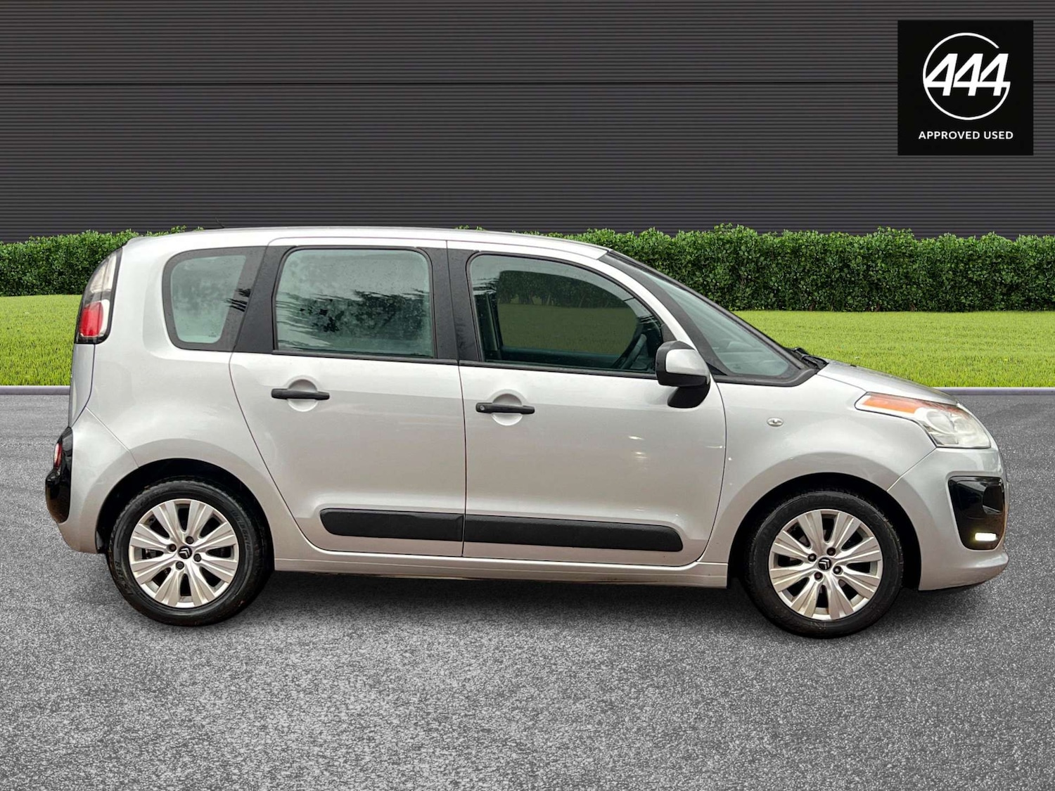 Used Citroen C3 Picasso 2014 for sale - 77138691: Photo 2
